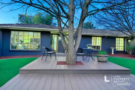 Property photo of 4 Breen Place Jerrabomberra NSW 2619