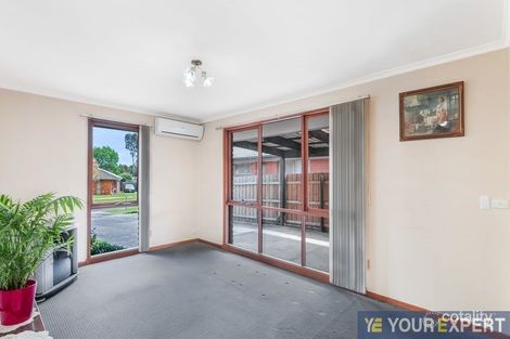 Property photo of 16 Blaxland Avenue Cranbourne North VIC 3977