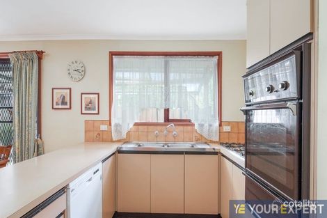 Property photo of 16 Blaxland Avenue Cranbourne North VIC 3977