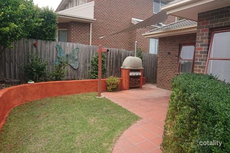 Property photo of 2/348 Waverley Road Mount Waverley VIC 3149