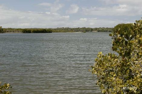 Property photo of 14 Sandcastle Drive Mulambin QLD 4703