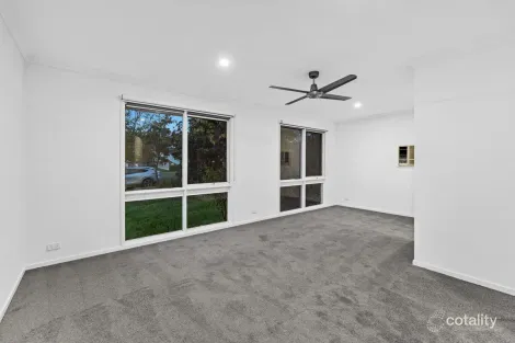 Property photo of 1/35 Eagle Drive Pakenham VIC 3810