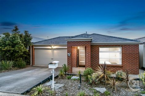 Property photo of 18 Superior Waters Pakenham VIC 3810