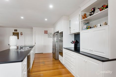 Property photo of 9 McCaffery Rise Pakenham VIC 3810