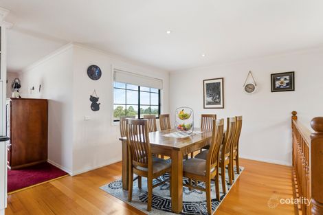 Property photo of 9 McCaffery Rise Pakenham VIC 3810