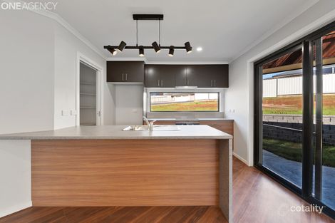 Property photo of 8 Rowena Court Devonport TAS 7310