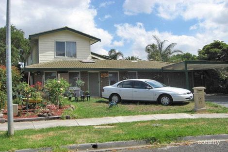 Property photo of 17 Akma Court Taylors Lakes VIC 3038