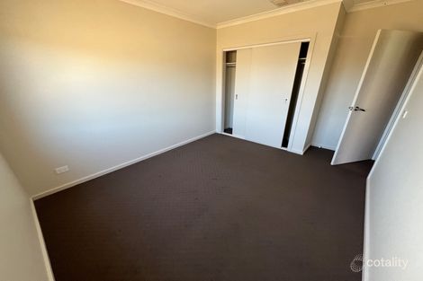 Property photo of 11 Adelong Street Werribee VIC 3030