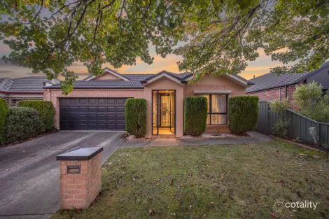 11 Parbury Ave, Lake Gardens, VIC 3355