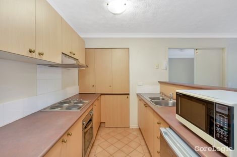 Property photo of 2/27 Chester Terrace Southport QLD 4215