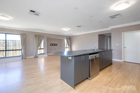 Property photo of 5 Moates Cross Ellenbrook WA 6069