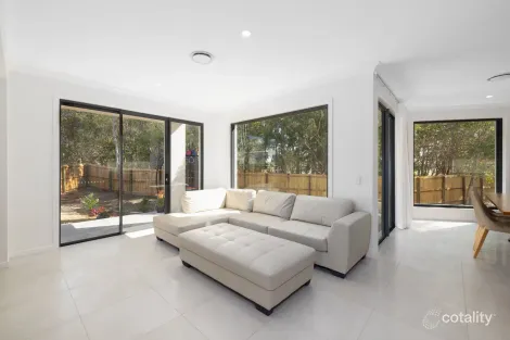 Property photo of 17 Ormiston Grove Ormiston QLD 4160