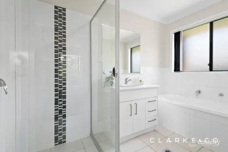 Property photo of 2 Pearse Crescent Bolwarra Heights NSW 2320