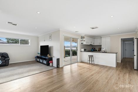 Property photo of 2/12 Hollows Crescent Lloyd NSW 2650