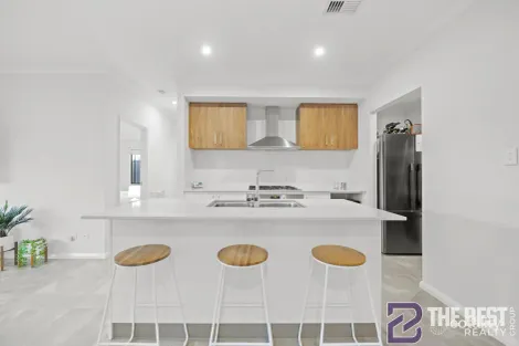 Property photo of 2 Opal Way Treeby WA 6164