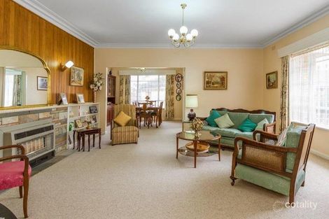 Property photo of 4 Tanjil Court Mount Waverley VIC 3149