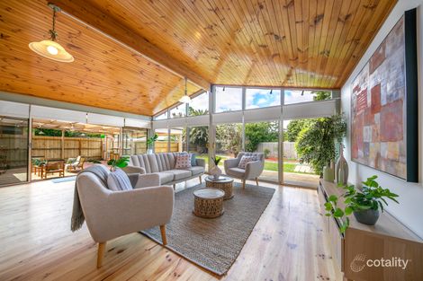 Property photo of 5 Banksia Grove Gisborne VIC 3437