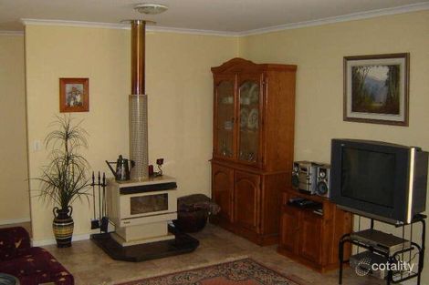 Property photo of 16 Connemara Court Yamanto QLD 4305