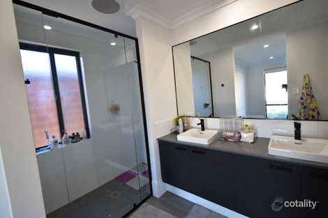 Property photo of 27 Outlook Way Ellenbrook WA 6069