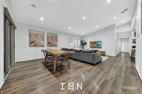 Property photo of 10 Glasson Way Cranbourne West VIC 3977