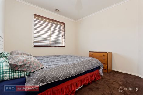 25 Clarence St, Manor Lakes, VIC 3024