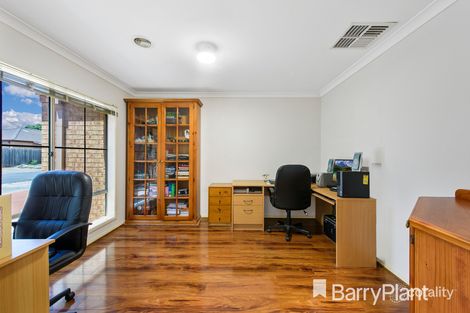 Property photo of 2 Chestnut Grove Werribee VIC 3030