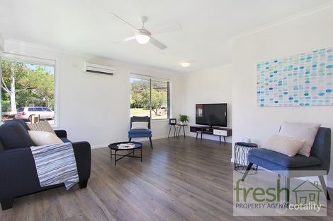 Property photo of 8 Waterside Close Point Clare NSW 2250