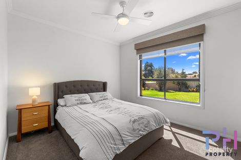 Property photo of 3 Pinnacle Terrace Golden Square VIC 3555