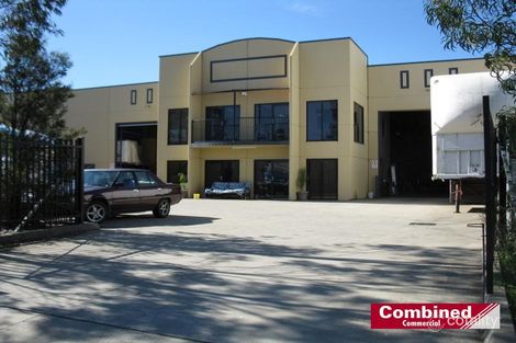 8 Mcpherson Rd, Smeaton Grange, NSW 2567