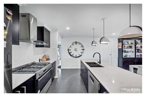 Property photo of 18 Mossvale Drive Parkhurst QLD 4702