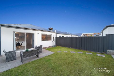 Property photo of 9 Stardust Walk Tarneit VIC 3029