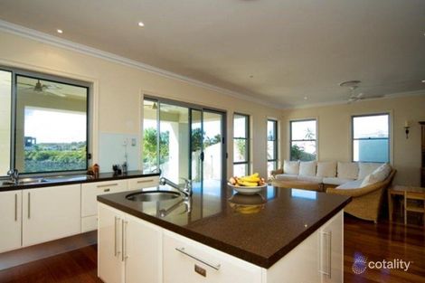 Property photo of 8077 Riverside Drive Hope Island QLD 4212