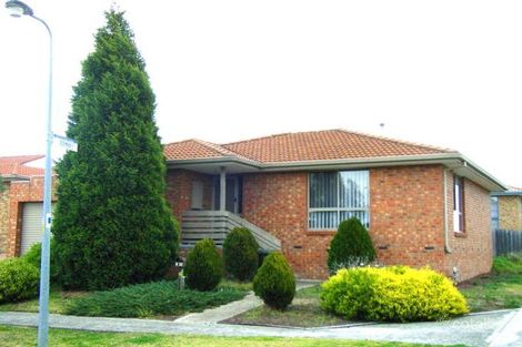 64 Woolnough Dr, Mill Park, VIC 3082