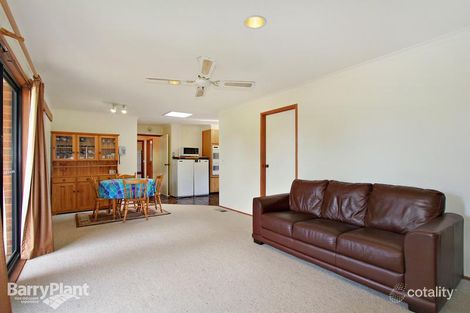 Property photo of 2 Huntingdon Drive Wantirna South VIC 3152