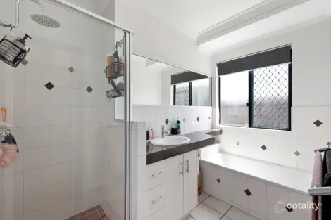 Property photo of 9 Chelsea Crescent Glenella QLD 4740