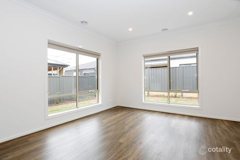 Property photo of 19 Erasmus Avenue Craigieburn VIC 3064