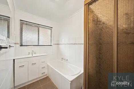 Property photo of 26 Bindall Avenue Wangaratta VIC 3677