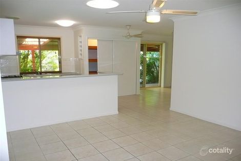 Property photo of 18 Enderbury Crescent Pacific Pines QLD 4211