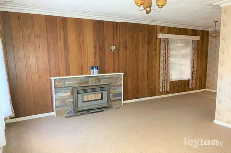 Property photo of 9 Oak Grove Springvale VIC 3171