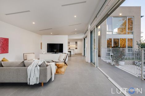 1/7 Normanby Cres, Deakin, ACT 2600