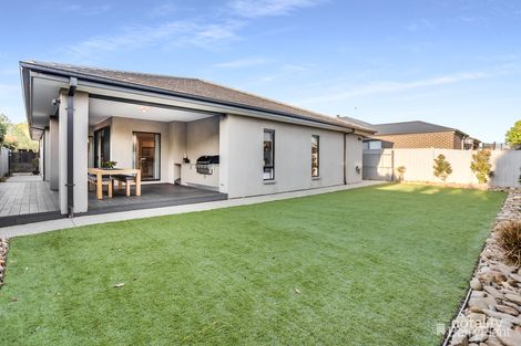 Property photo of 16 Maldive Grove Point Cook VIC 3030