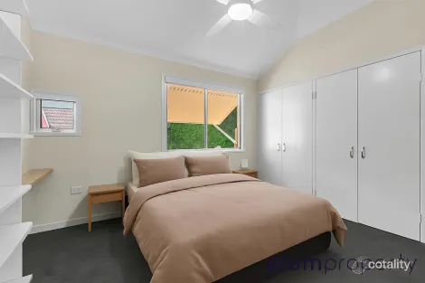 Property photo of 2/21 Marmion Parade Taringa QLD 4068