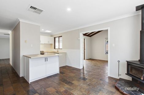 Property photo of 13 Farnham Place Gosnells WA 6110