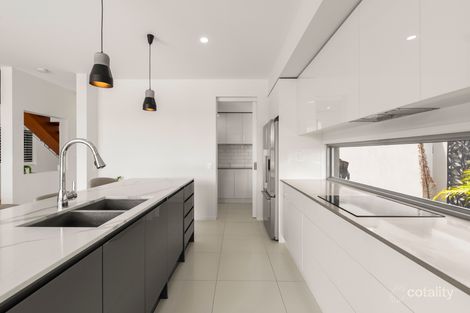 Property photo of 9 Gretel Drive Mermaid Waters QLD 4218