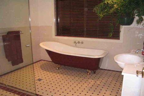 Property photo of 16 Winderadeen Court Nerang QLD 4211