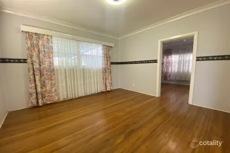 Property photo of 27 Wilburtree Street Hillvue NSW 2340