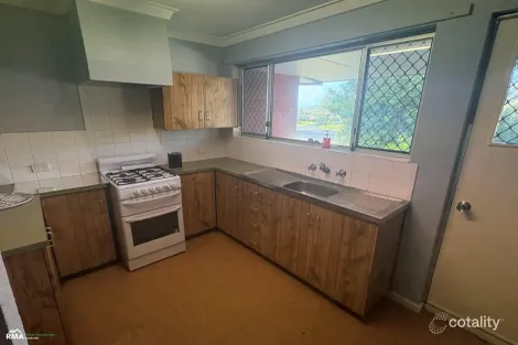 Property photo of 4 Jacaranda Crescent Withers WA 6230