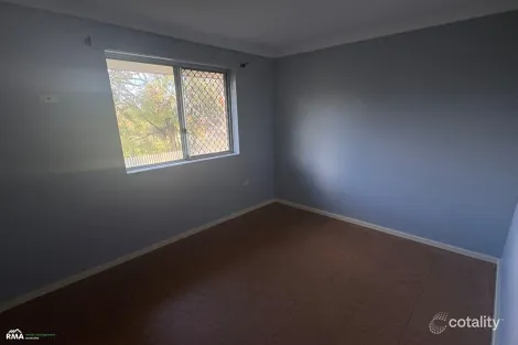 Property photo of 4 Jacaranda Crescent Withers WA 6230