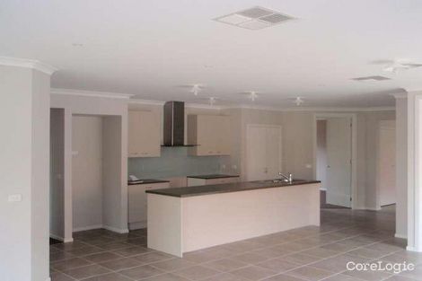 Property photo of 53 Hemsley Drive Deer Park VIC 3023