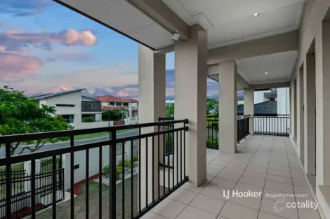 Property photo of 2 Trevi Close Eight Mile Plains QLD 4113